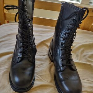Beautiful nice clean leather Harley-Davidson motorcycle boots